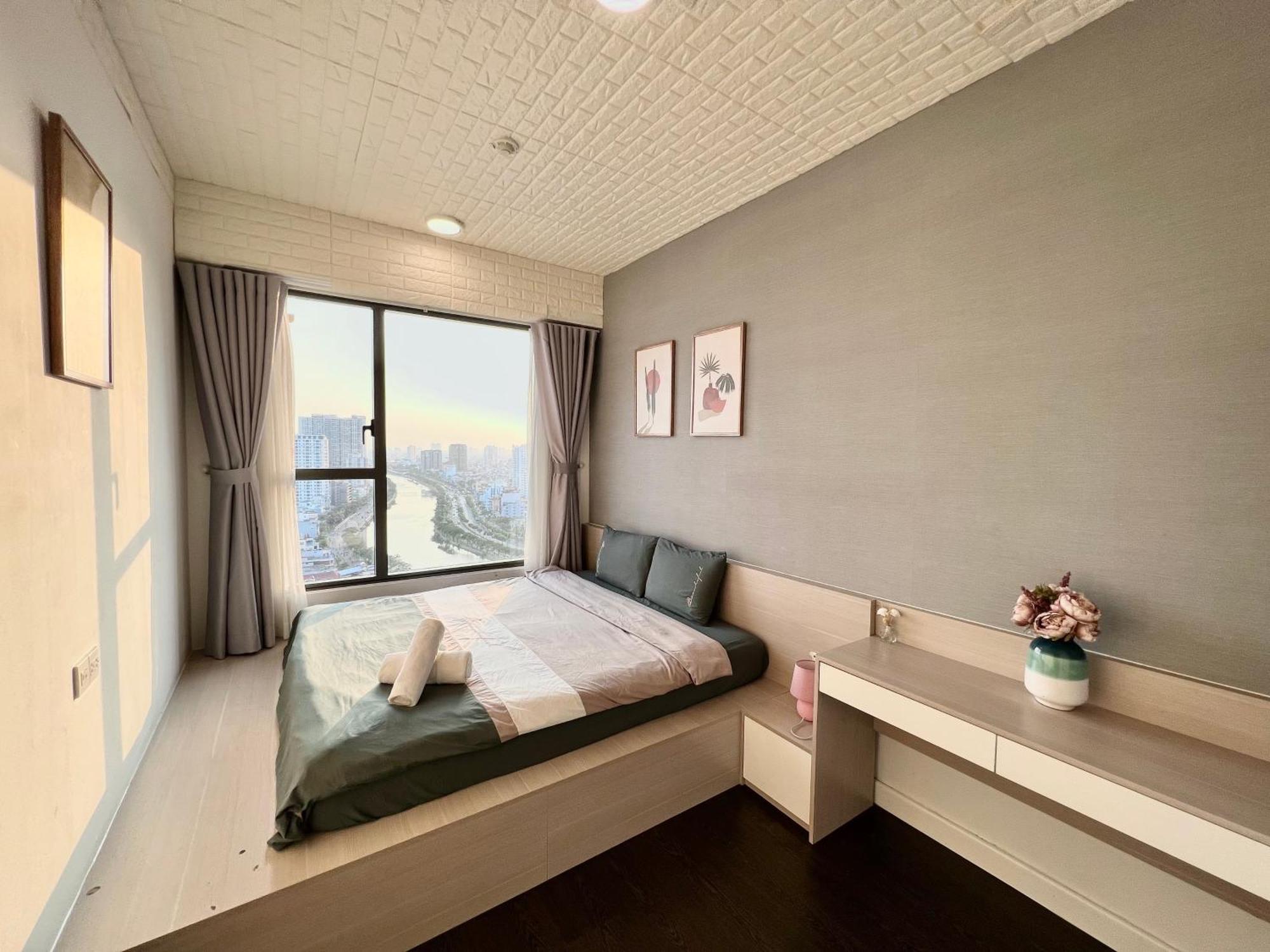 Spacious Saigon - Infinity Pool In Rivergate Appartement